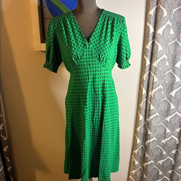 Diane Von Furstenberg Dresses & Skirts - Diane Von Furstenberg Kelly Green Polka Dot Midi Dress SZ 10